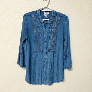 Parsley & Sage Blue Chambray Button Up Embroidered Blouse Size S